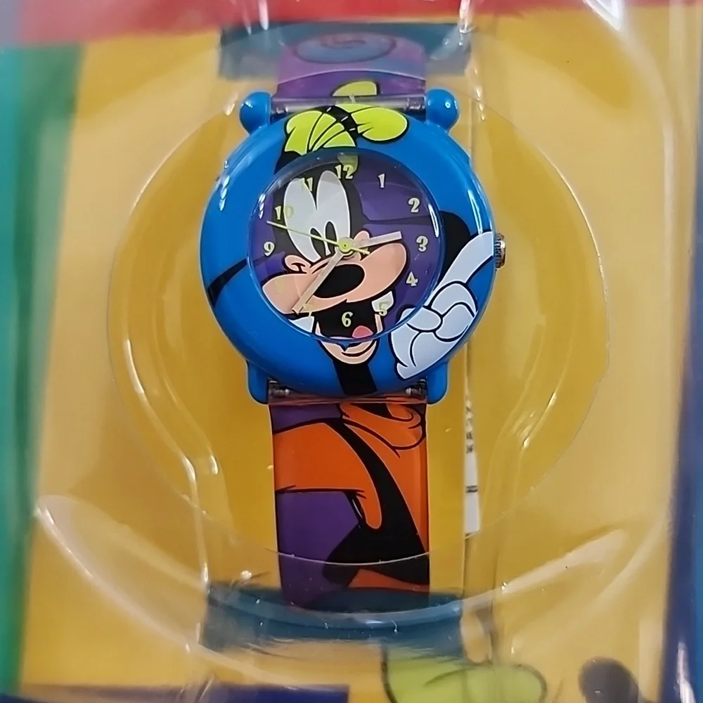 BNIB Mickey for Kids Goofy Watch